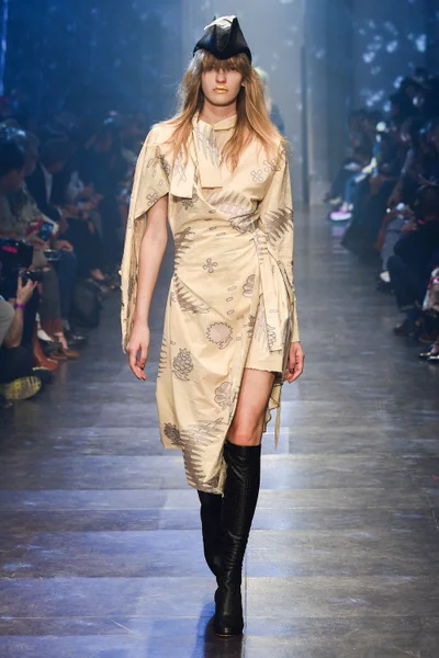 Look 24